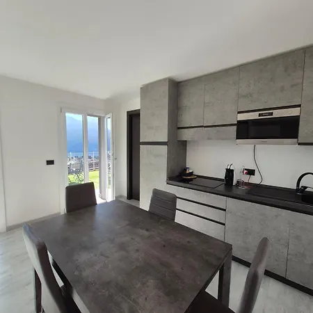 View And Private Covered Parking Space- La Terrazza Di Jo Mandello del Lario