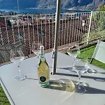 View And Private Covered Parking Space- La Terrazza Di Jo 曼代洛-德尔拉里奥