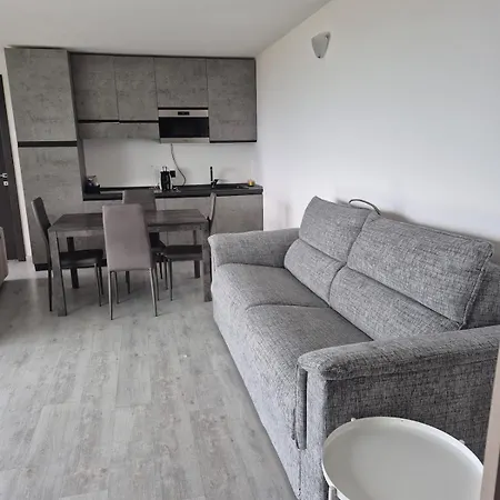 Apartment View And Private Covered Parking Space- La Terrazza Di Jo Mandello del Lario