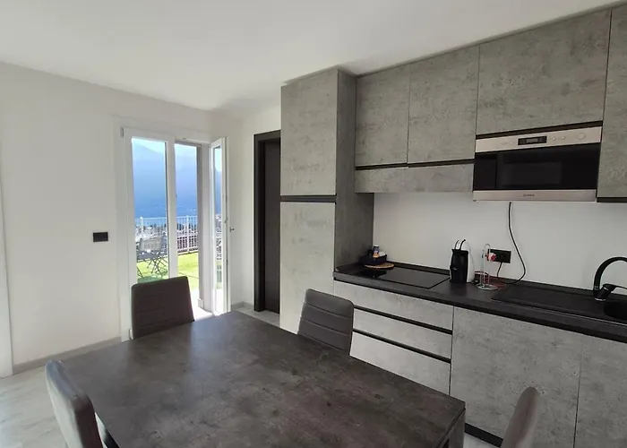 View And Private Covered Parking Space- La Terrazza Di Jo Mandello del Lario