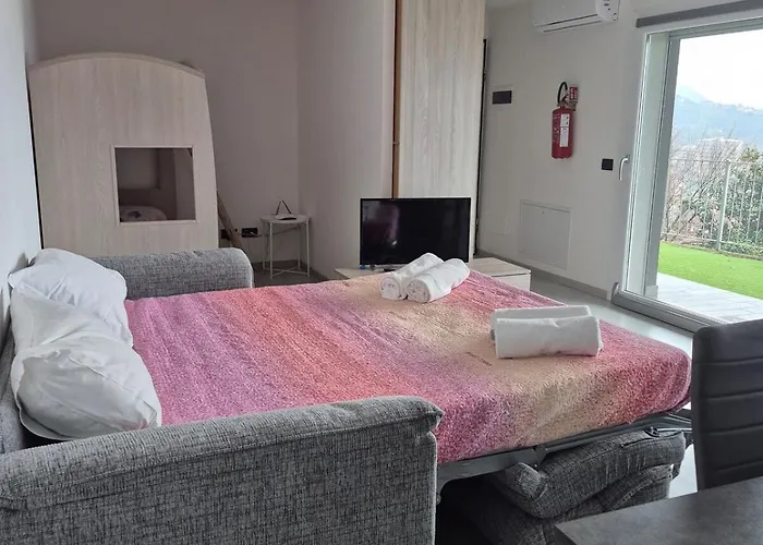 View And Private Covered Parking Space- La Terrazza Di Jo Apartment Mandello del Lario