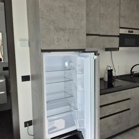 View And Private Covered Parking Space- La Terrazza Di Jo Apartament *
